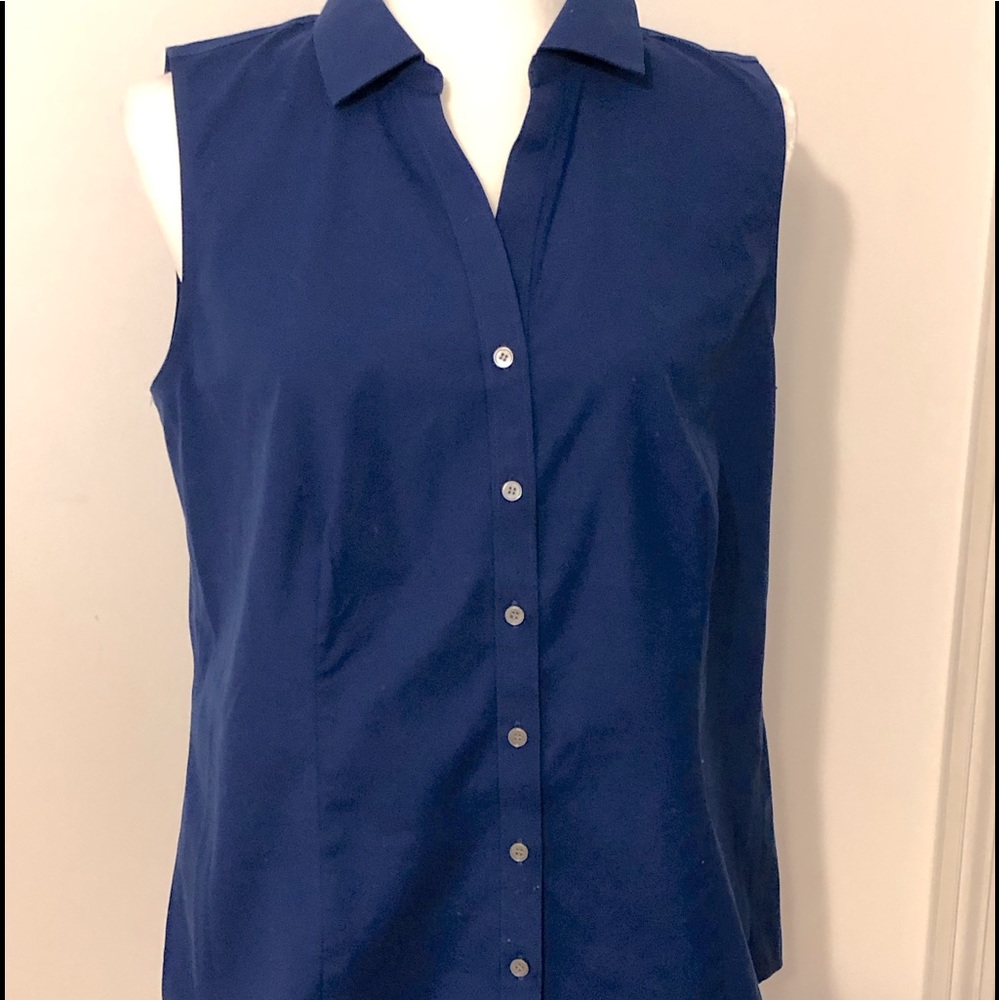 Sleeveless blouse